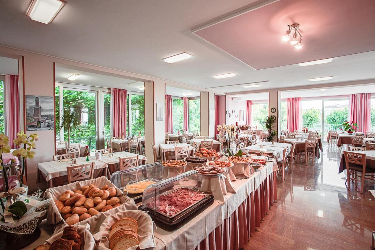 Hotel Silver Milano Marittima Exterior photo