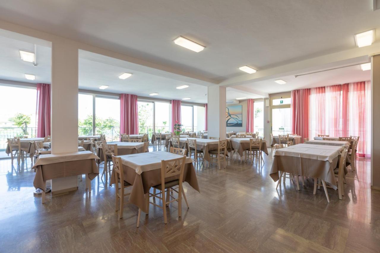 Hotel Silver Milano Marittima Exterior photo