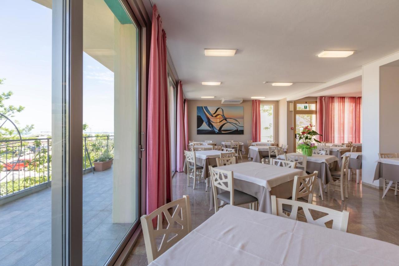 Hotel Silver Milano Marittima Exterior photo