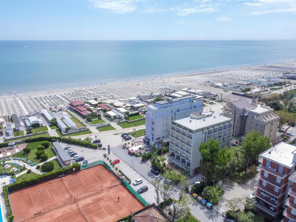 Hotel Silver Milano Marittima Exterior photo