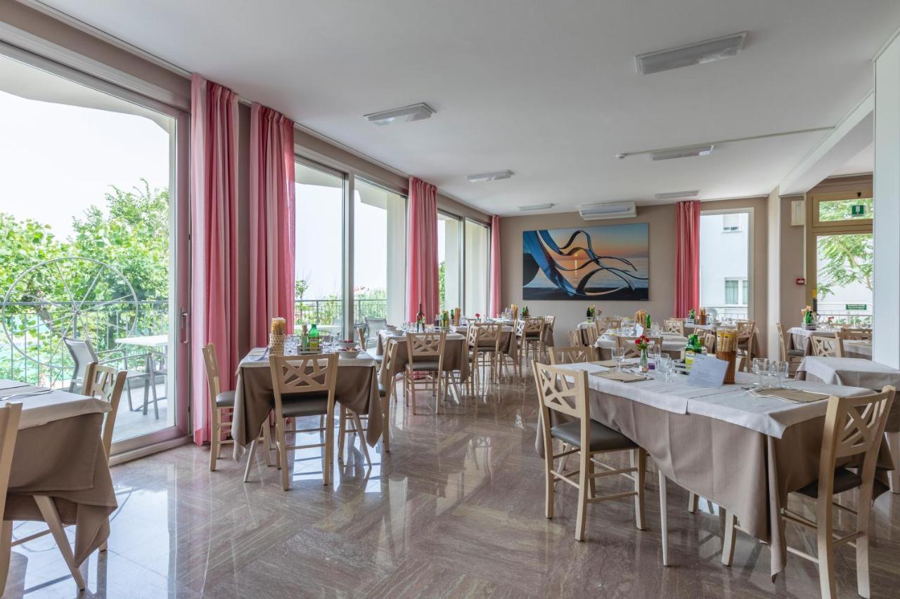 Hotel Silver Milano Marittima Exterior photo