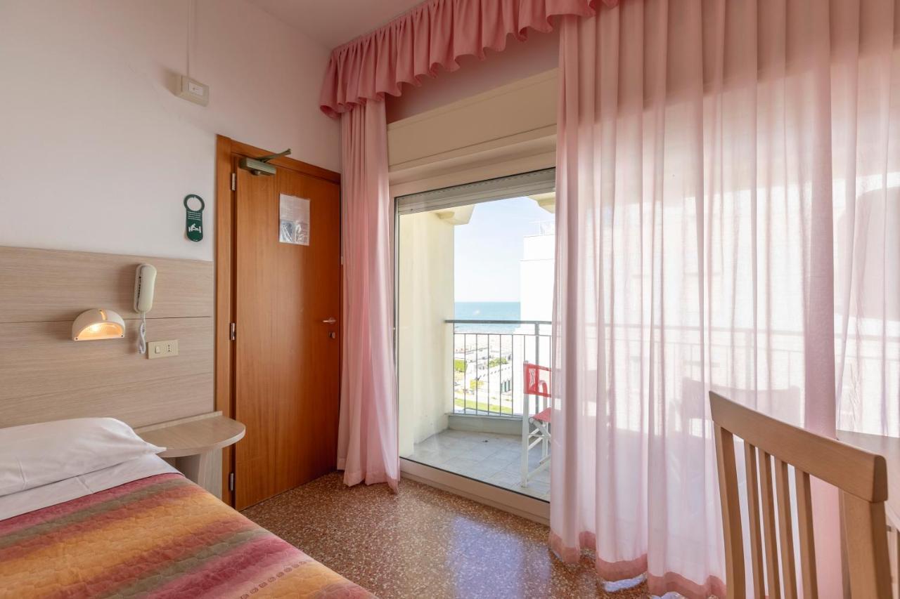Hotel Silver Milano Marittima Exterior photo