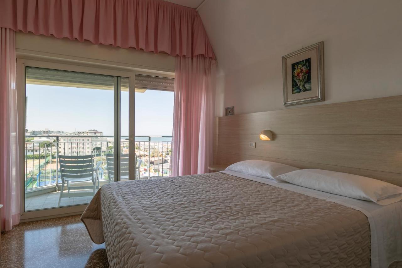 Hotel Silver Milano Marittima Exterior photo