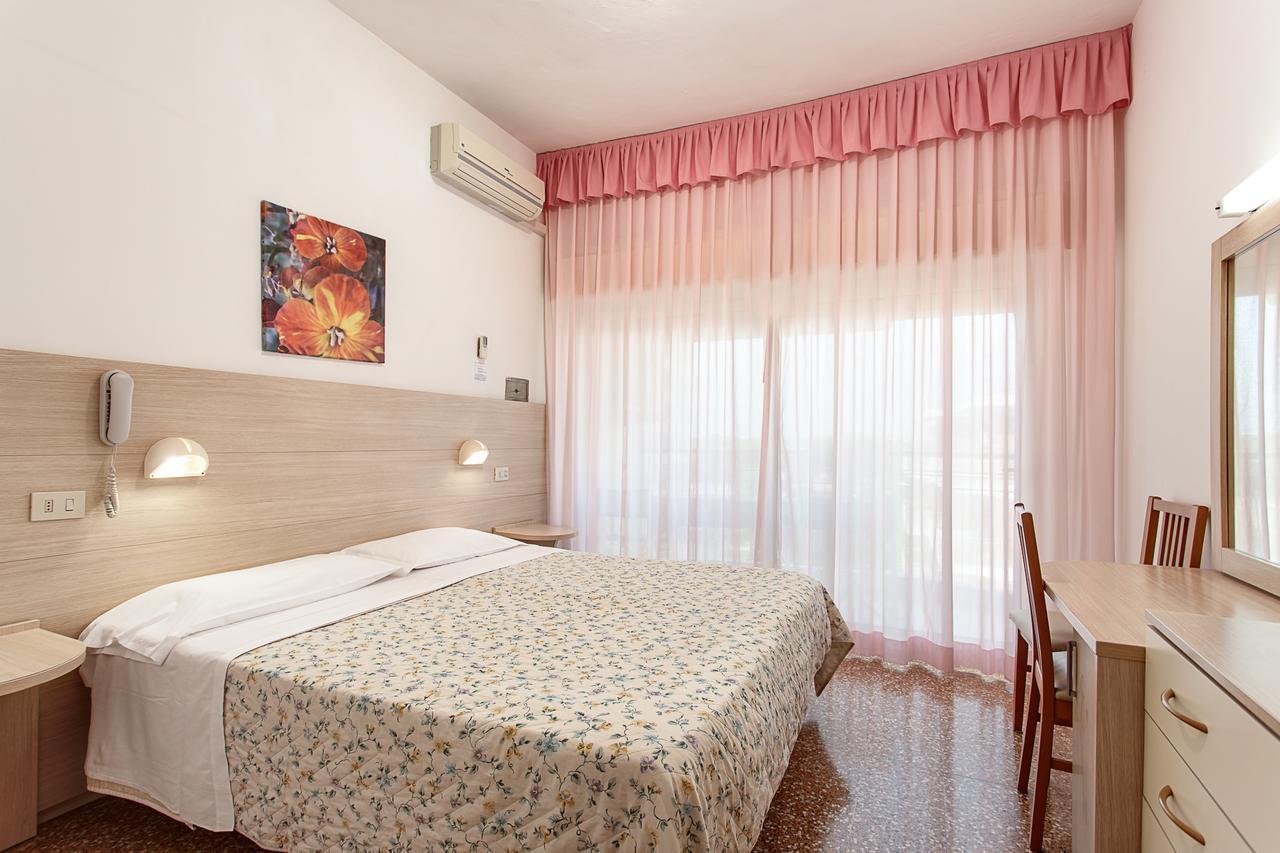 Hotel Silver Milano Marittima Exterior photo
