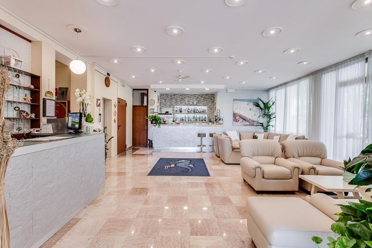 Hotel Silver Milano Marittima Exterior photo